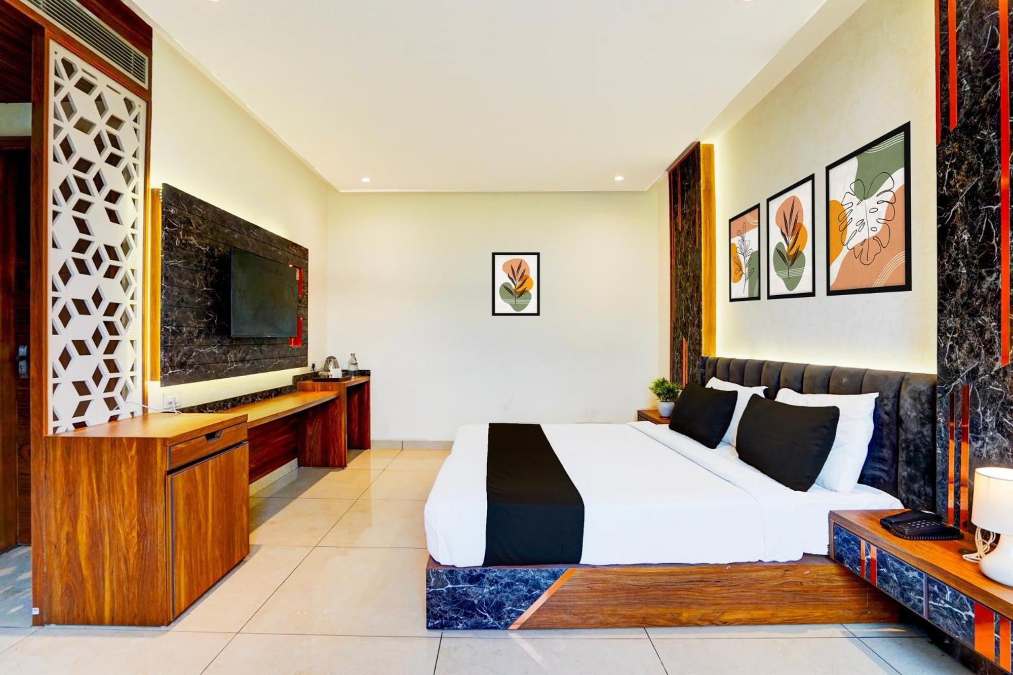 Tej Plaza Near Igi Airport Delhi Hotel 4*