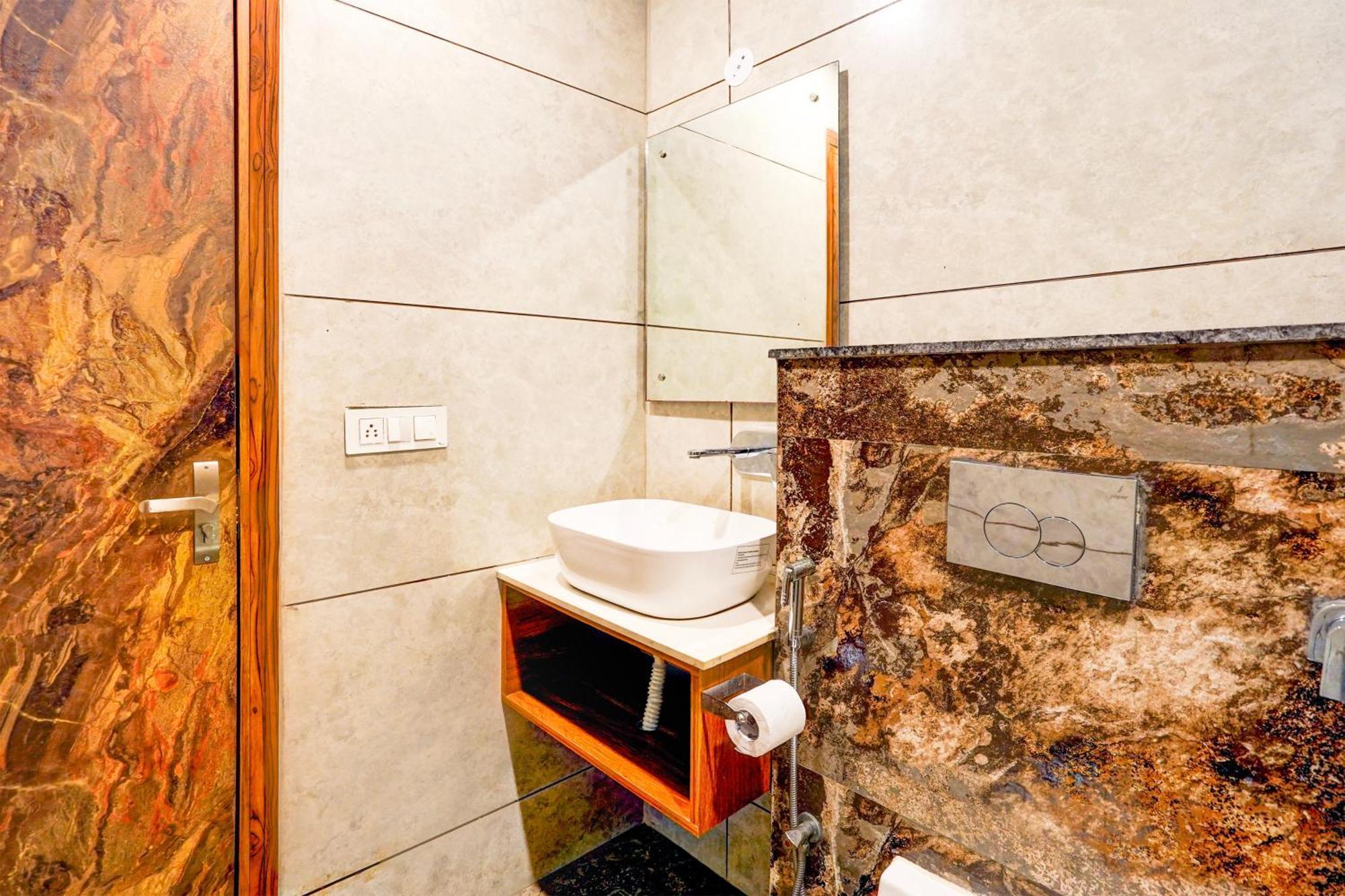 Hotel Tej Plaza Near Igi Airport Delhi 4*