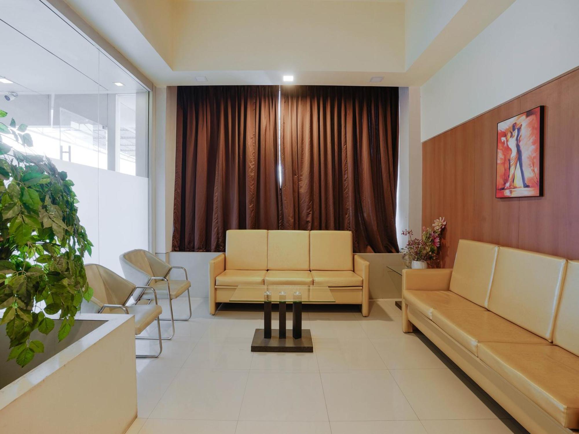 Tej Plaza Near Igi Airport Delhi 4*