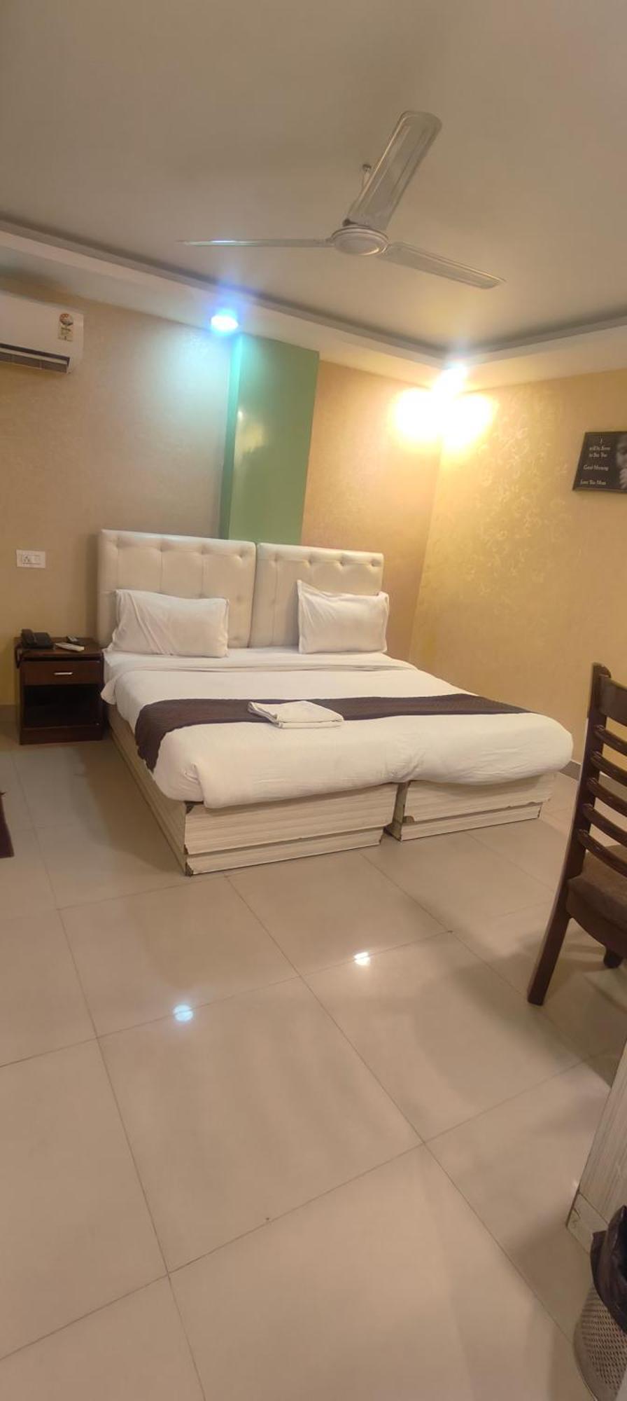 Tej Plaza Near Igi Airport Delhi 4*