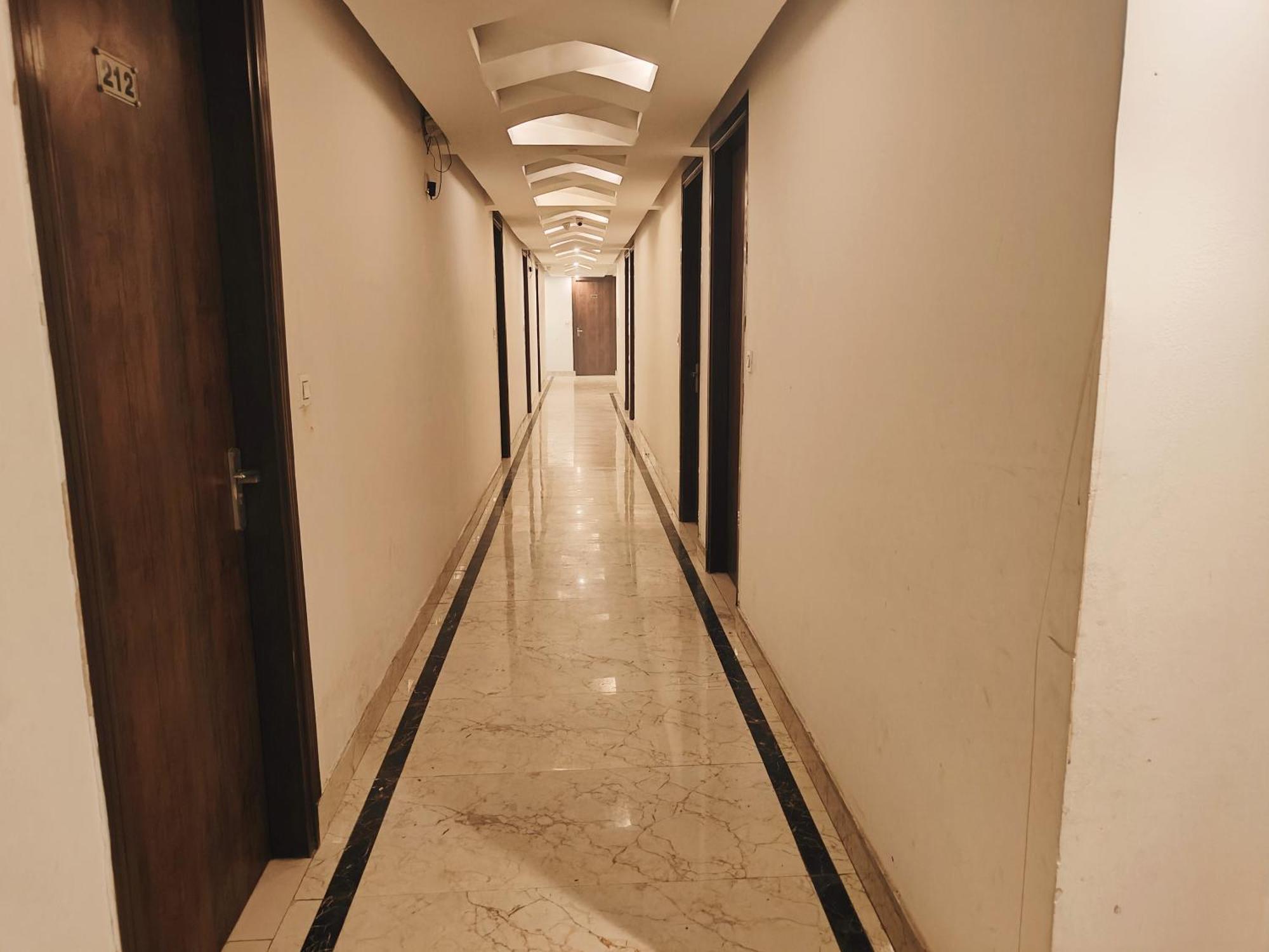 Hotel Tej Plaza Near Igi Airport Delhi 4*