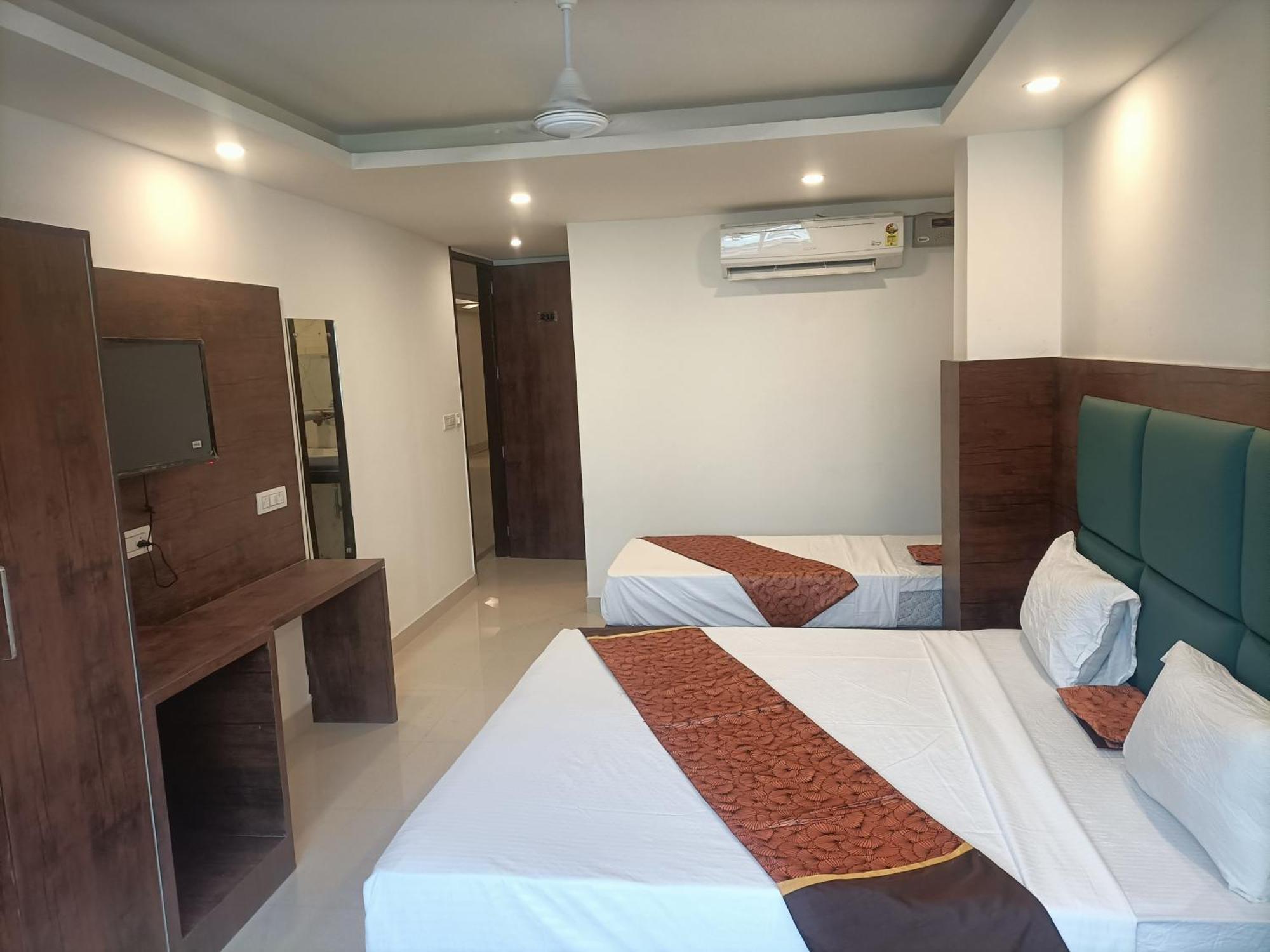 Hotel Tej Plaza Near Igi Airport Delhi New Delhi