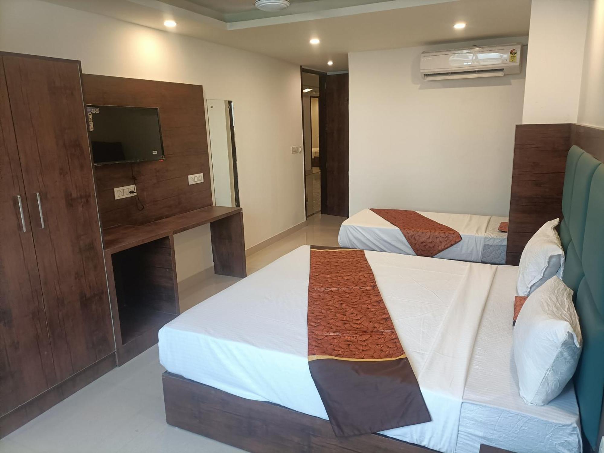 Hotel Tej Plaza Near Igi Airport Delhi 4*