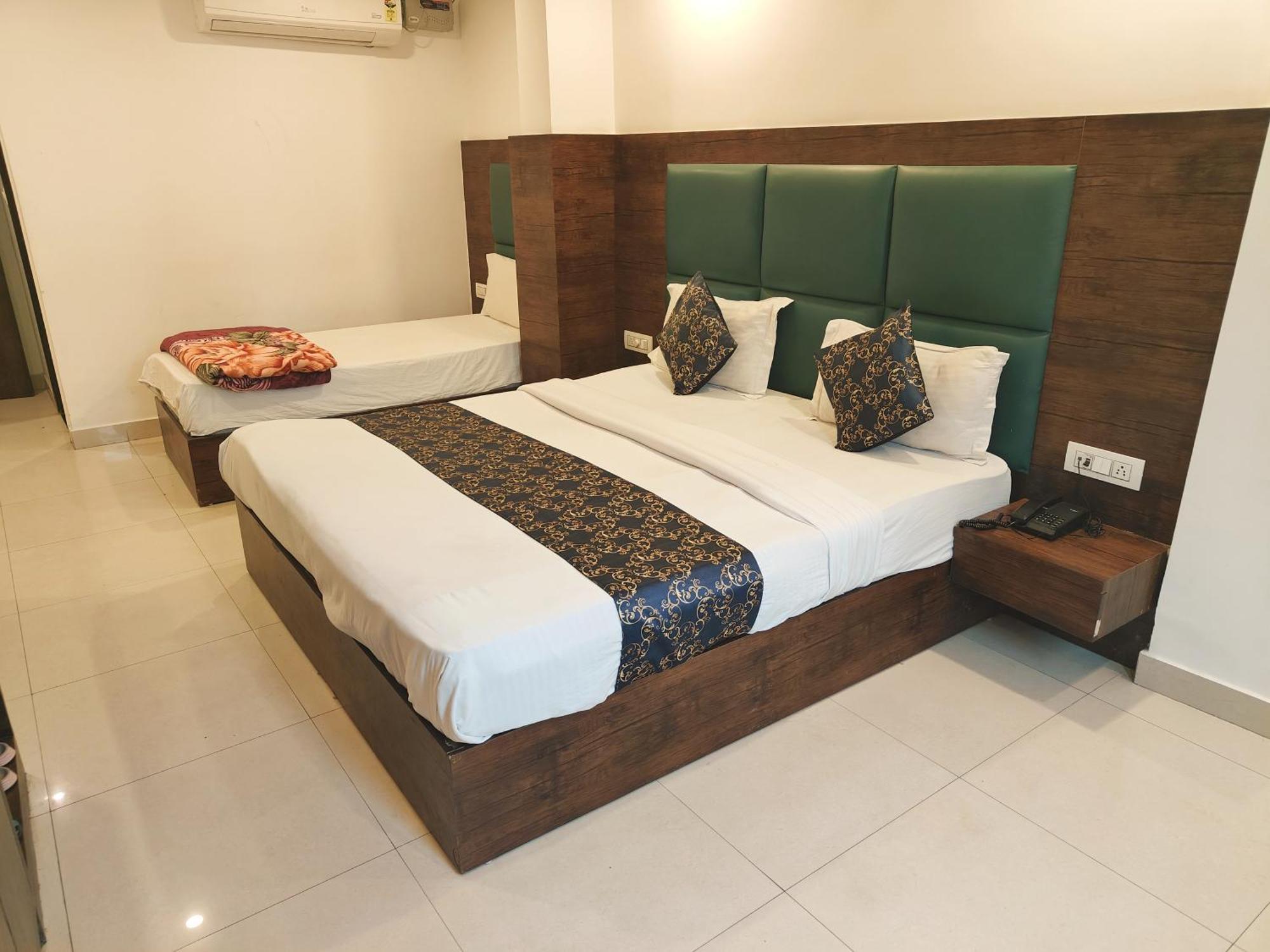 Tej Plaza Near Igi Airport Delhi 4*