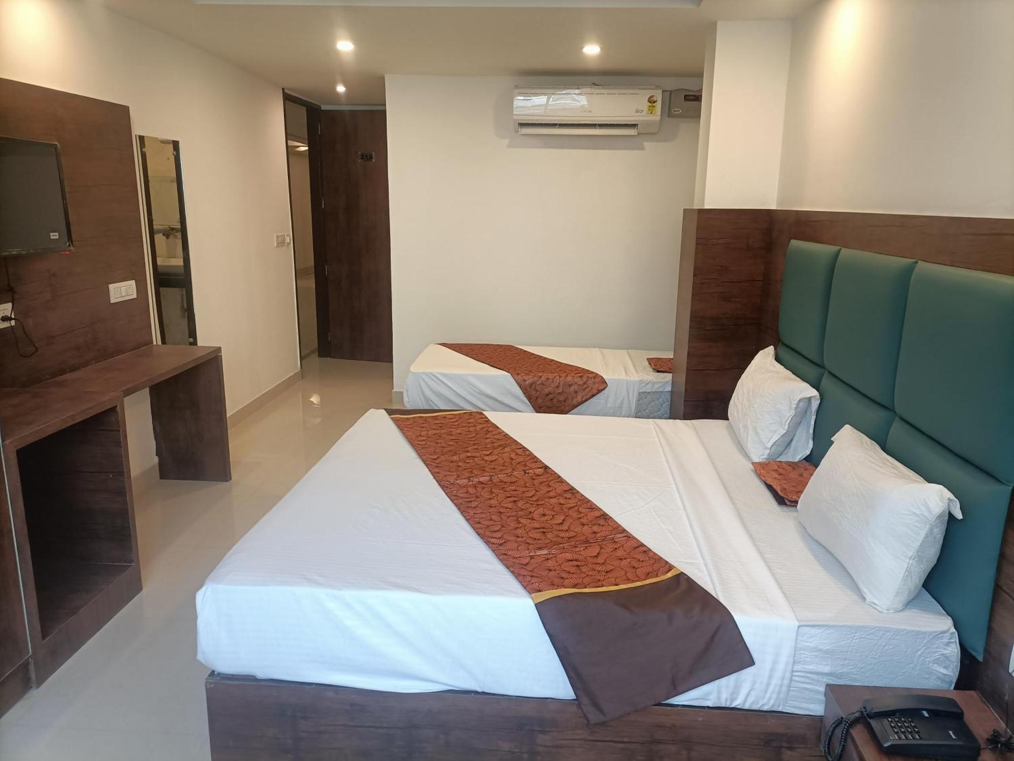 Hotel Tej Plaza Near Igi Airport Delhi