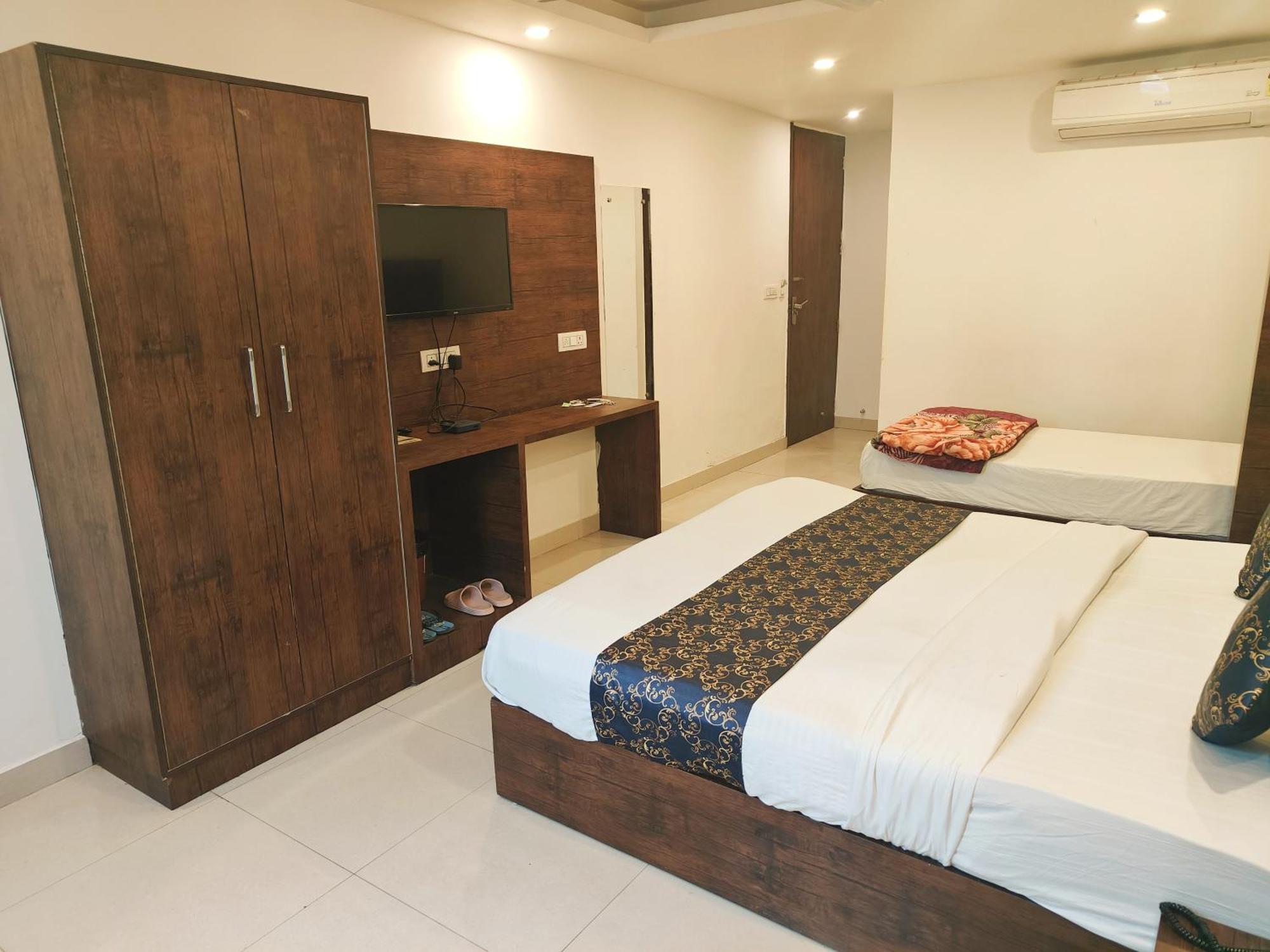 Tej Plaza Near Igi Airport Delhi 4* New Delhi