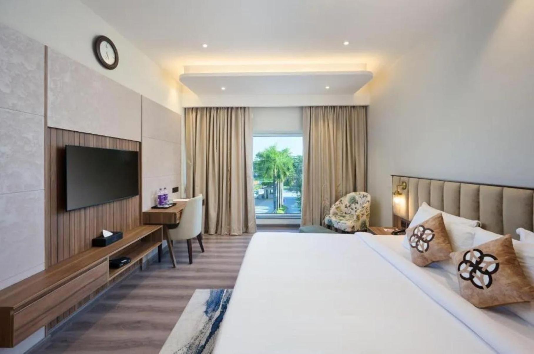 Hotel Tej Plaza Near Igi Airport Delhi 4*